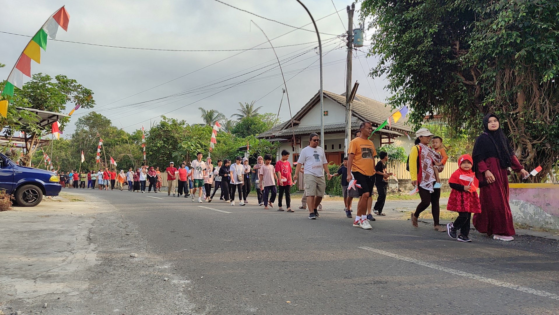  HUT RI ke-79 : Berbeda dan Terpisah Tak Menjadikan Halangan
                  Untuk Tetap Harmonis